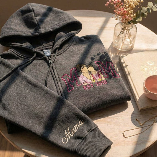 Áo thêu hình ảnh mẹ và con phối chữ lớn MOM, đồ đôi cho mẹ và con gái nhỏ tùy chỉnh cá nhân hóa, kèm tên con ở tay áo, tặng mẹ, được chọn kiểu áo