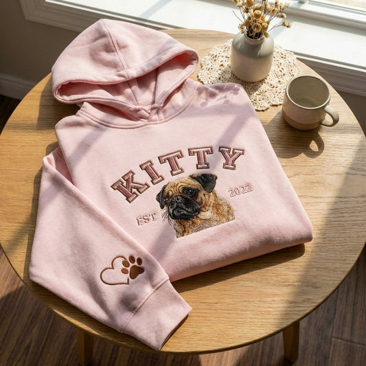 Áo hoodie thêu chân dung chó Pug từ ảnh thật, tặng chủ chó Pug, kiểu thêu gảy sợi vẽ tay từng sợi lông, được chọn kiểu áo và tùy chỉnh thiết kế tùy ý