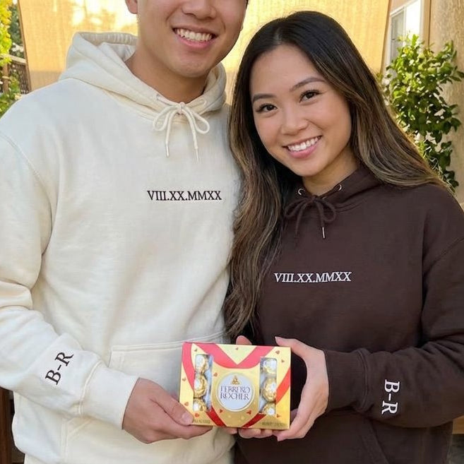 Áo hoodie thêu số La Mã và chữ cái đầu trong nhẫn, tặng cô dâu chú rể, được chọn kiểu áo