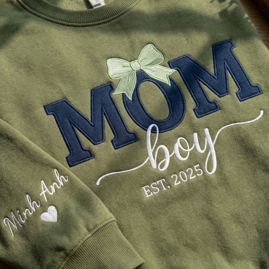 Áo zip thêu chữ Mom boy tinh tế điệu đà kèm tên con ở tay áo, tặng mẹ mọi dịp, tự do chọn màu chỉ và được chọn kiểu áo
