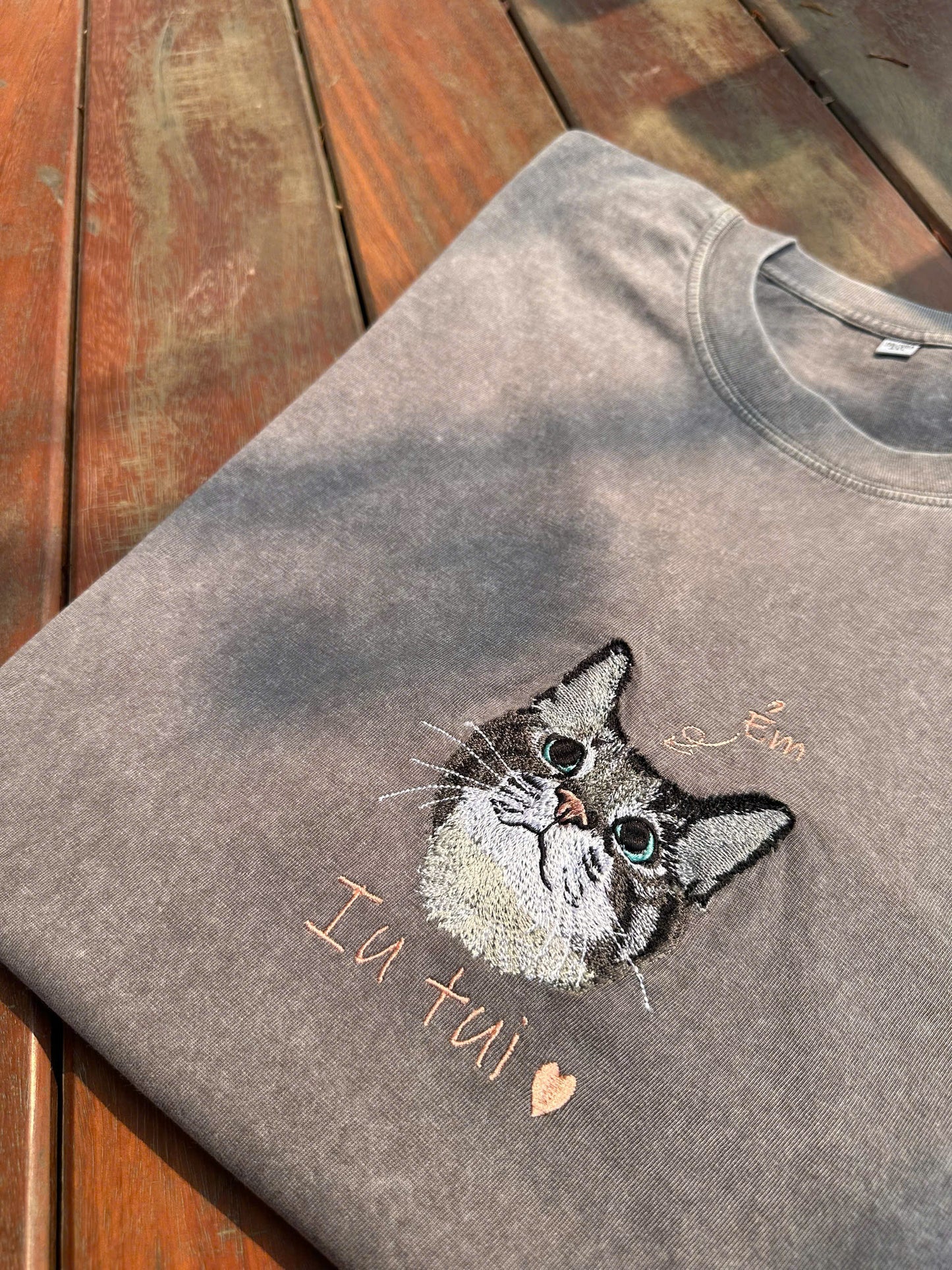 01 Thú cưng thêu theo yêu cầu " Ẻm iu tui" áo phông 250gms giặt loang