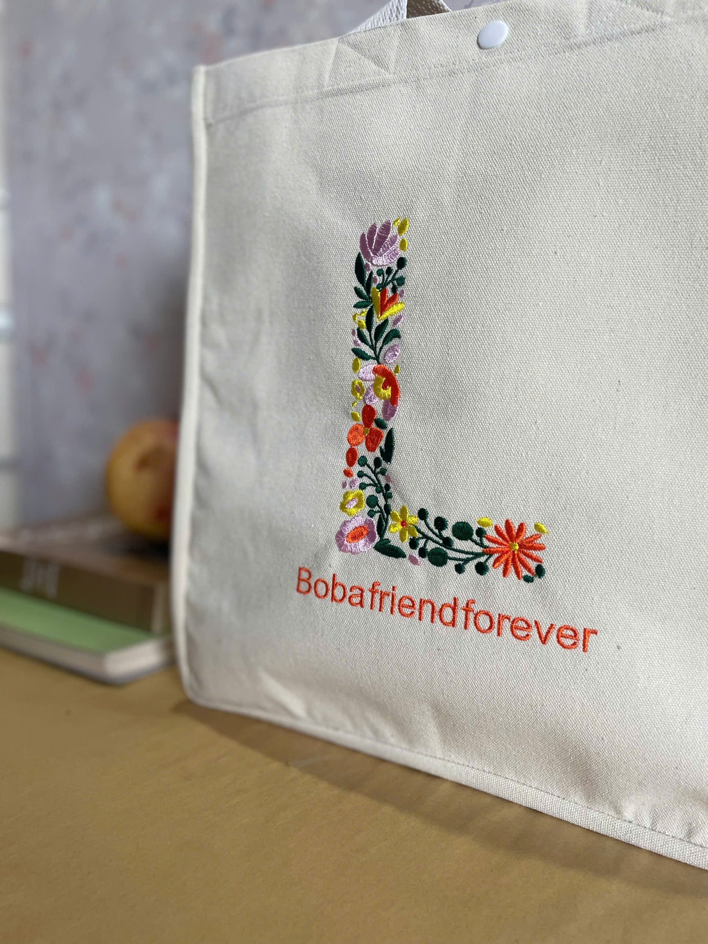 Tote thêu tên riêng phối hoa kích cỡ theo yêu cầu 1 chữ cái