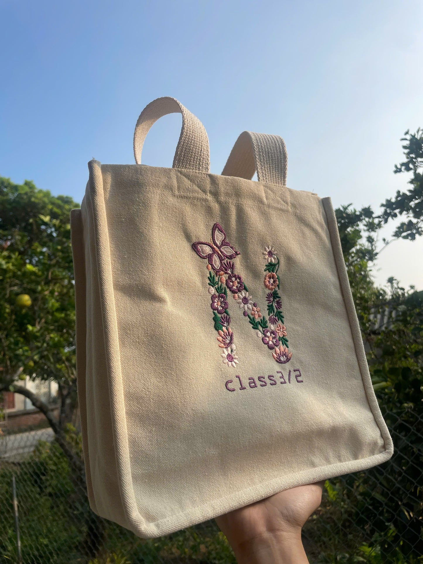 Tote thêu tên riêng phối hoa kích cỡ theo yêu cầu 1 chữ cái