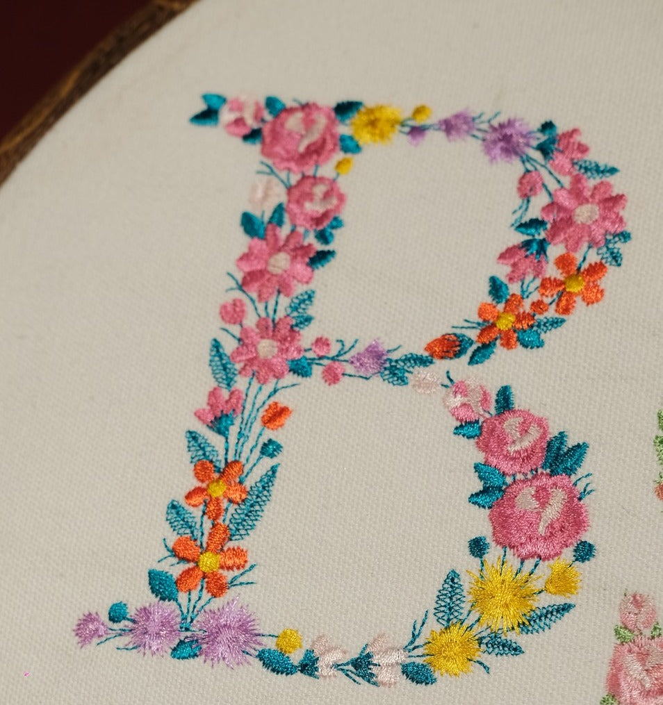 Mâm chữ hoa mẫu để bạn lựa chọn cho sản phẩm thêu của mình