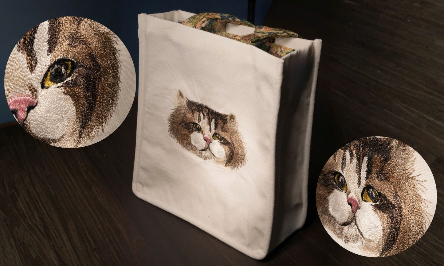 Dịch vụ thêu hình thú cưng tả thật từng sợi lông theo hình yêu cầu trên áo khách hàng gửi đến