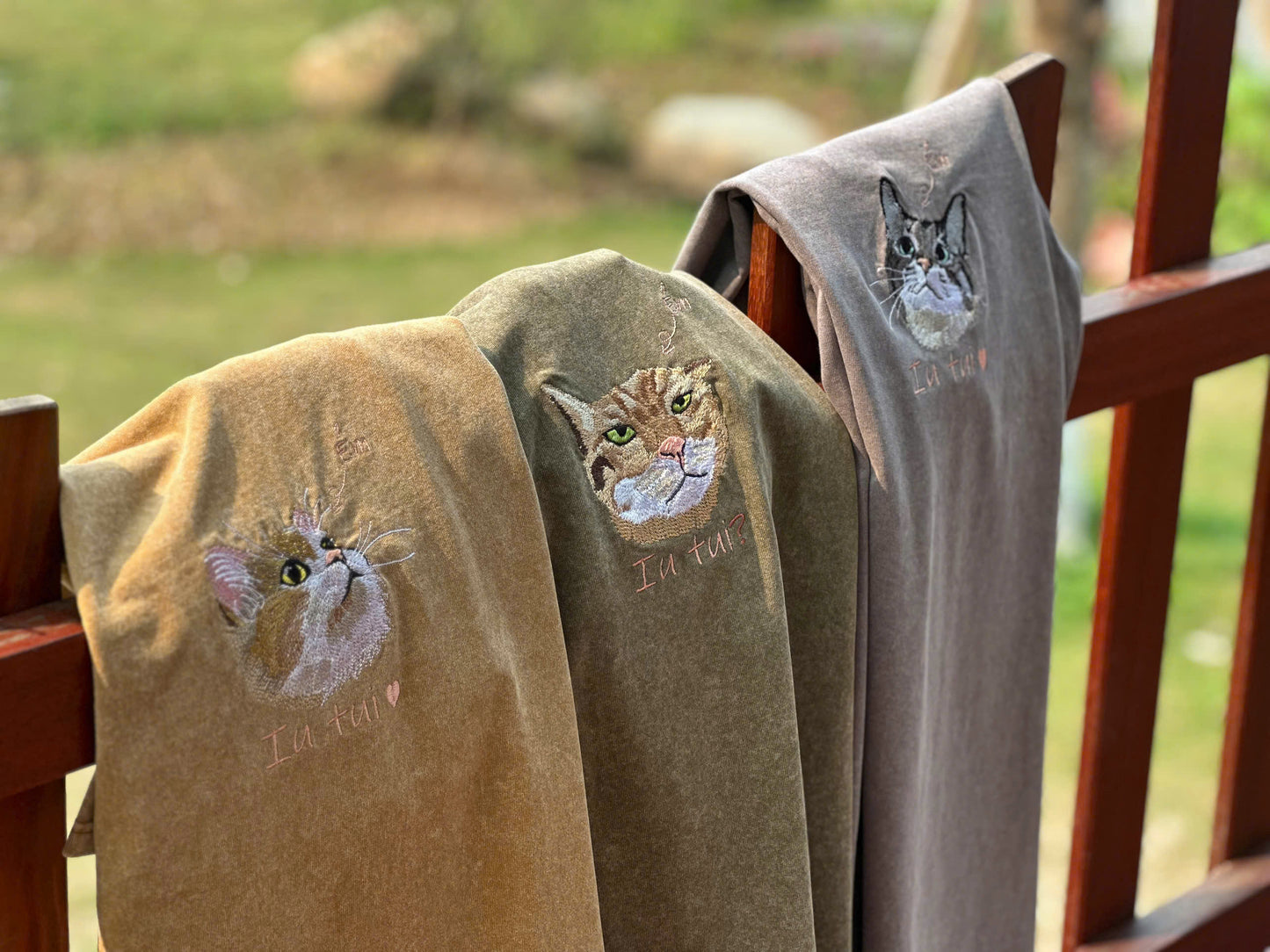 01 Thú cưng thêu theo yêu cầu " Ẻm iu tui" áo phông 250gms giặt loang