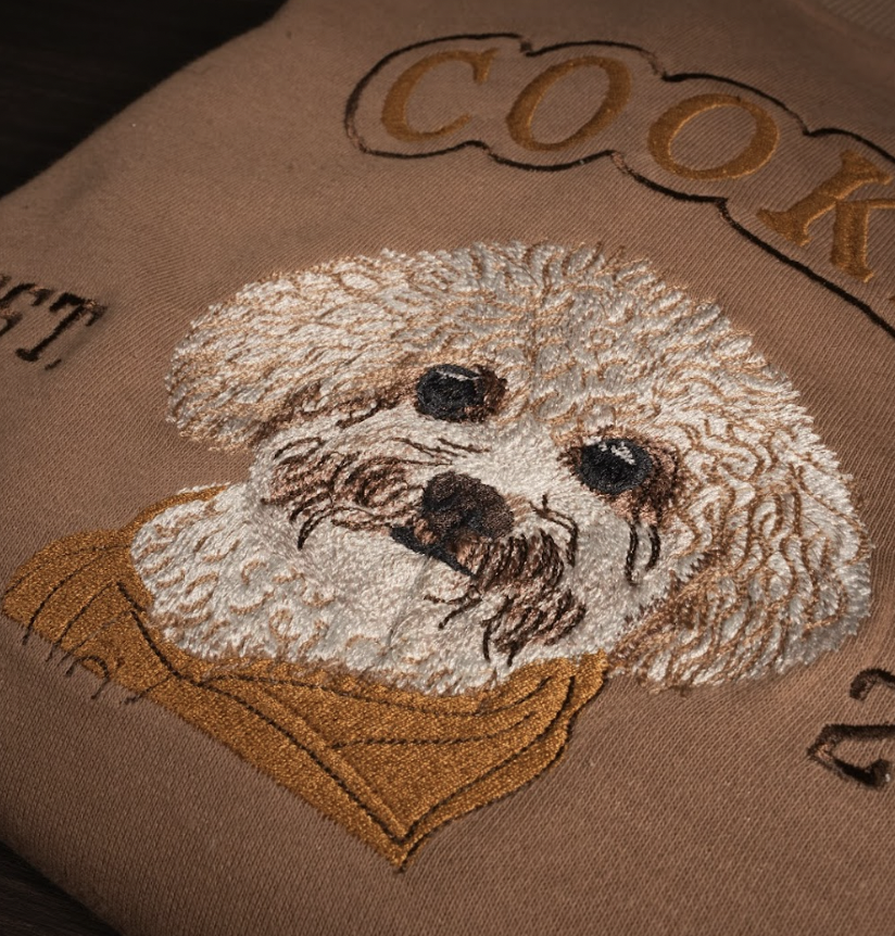 Dịch vụ thêu hình thú cưng tả thật từng sợi lông theo hình yêu cầu trên áo khách hàng gửi đến