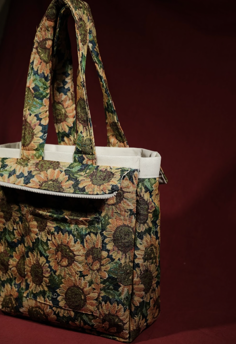 Túi tote thêu chữ cái và kí tự phối hoa, kích thước 35x38cm đựng được laptop 16 inch