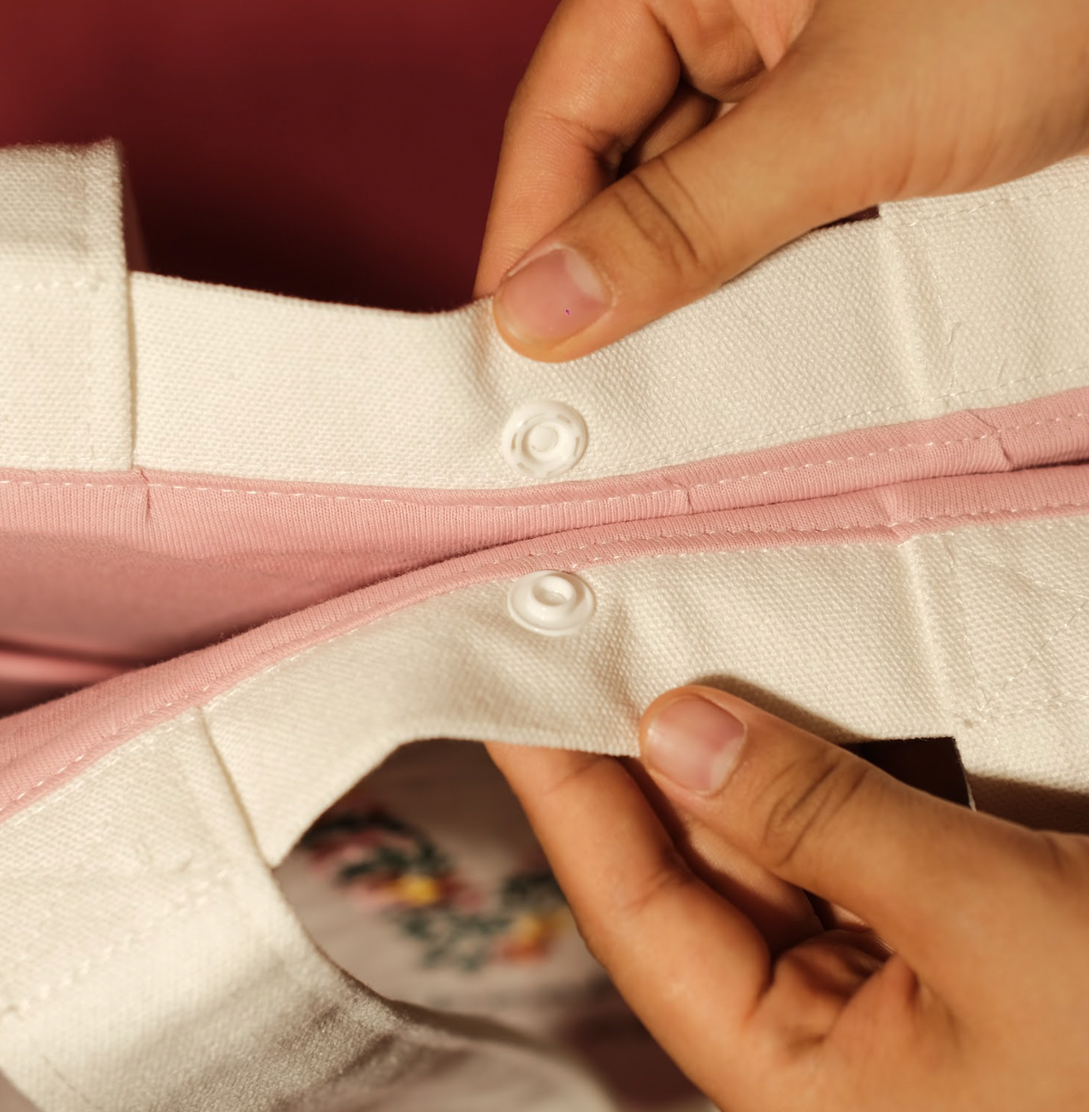 Túi tote thêu chữ Mama tặng mẹ kích thước 35x38cm đựng được laptop 16 inch